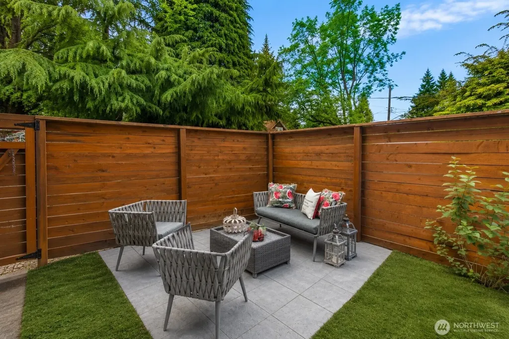 8604 29th Avenue NW Seattle WA 98117
