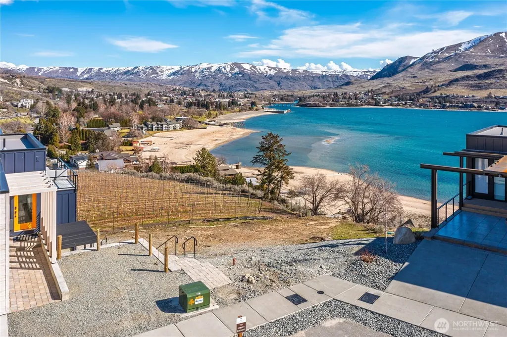 1325 Dragonfly Court Chelan WA 98816