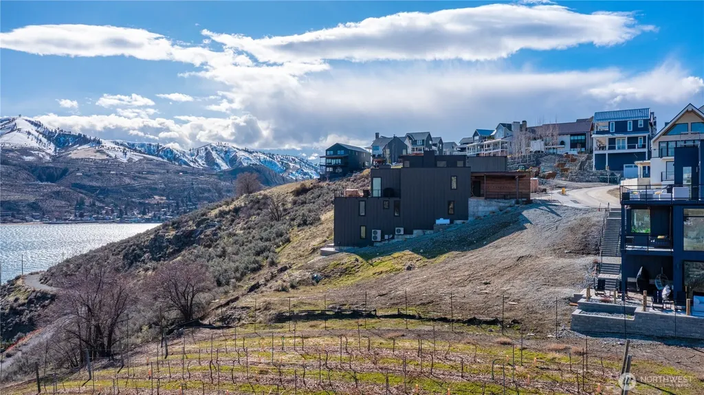 1325 Dragonfly Court Chelan WA 98816