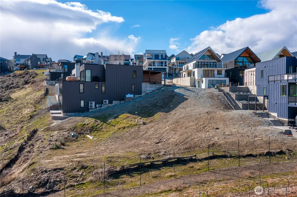 1325 Dragonfly Court Chelan WA 98816