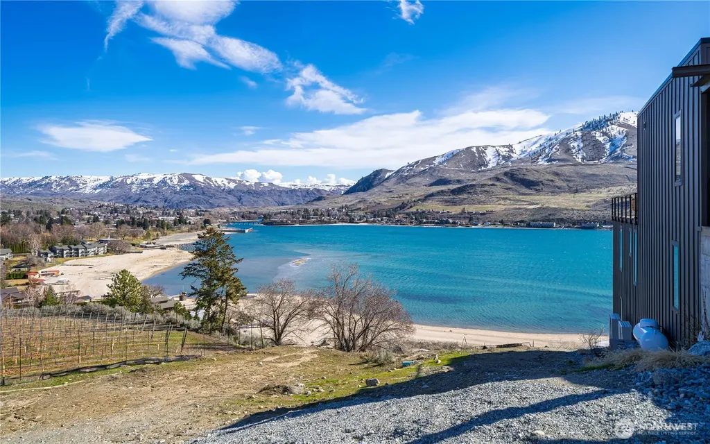 1325 Dragonfly Court Chelan WA 98816