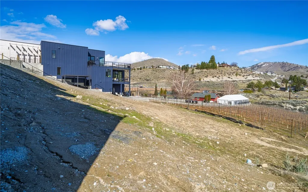 1325 Dragonfly Court Chelan WA 98816
