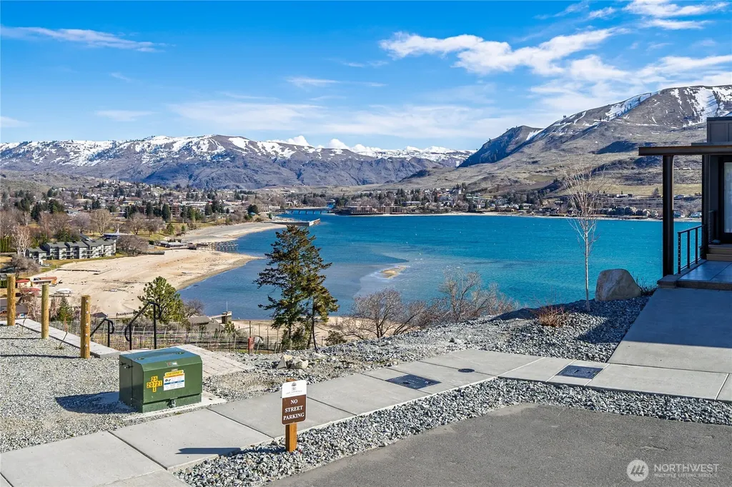 1325 Dragonfly Court Chelan WA 98816