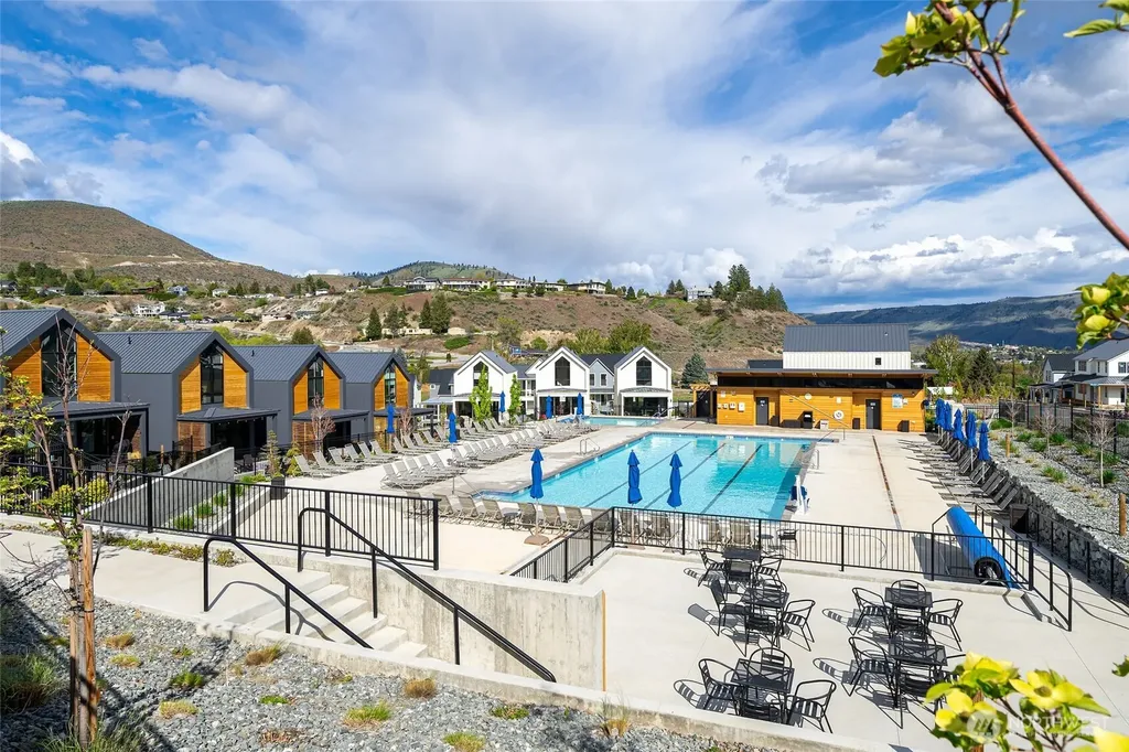 1325 Dragonfly Court Chelan WA 98816
