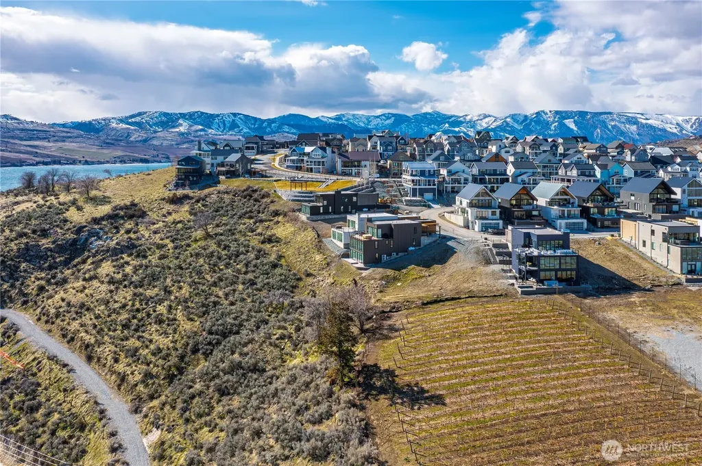 1325 Dragonfly Court Chelan WA 98816