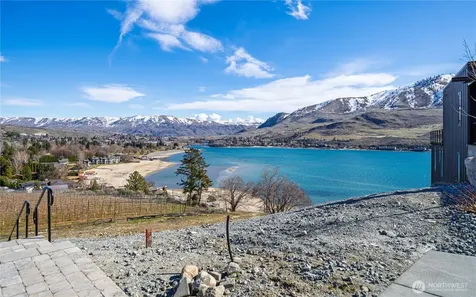 1325 Dragonfly Court Chelan WA 98816