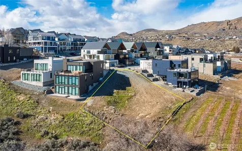 1325 Dragonfly Court Chelan WA 98816