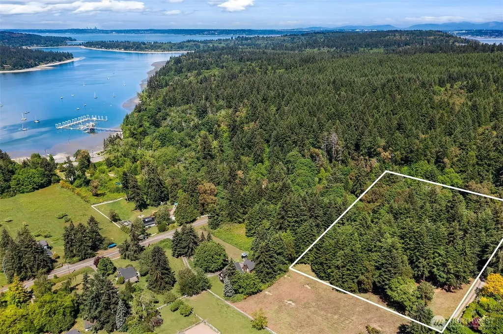 9416 SW 266th Lane Vashon WA 98070