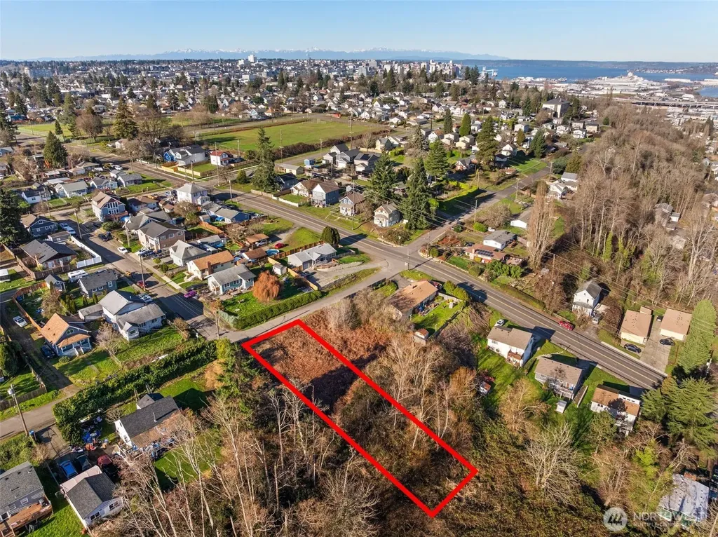1403 E Lennox Tacoma WA 98404