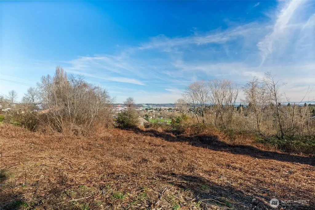 1403 E Lennox Tacoma WA 98404