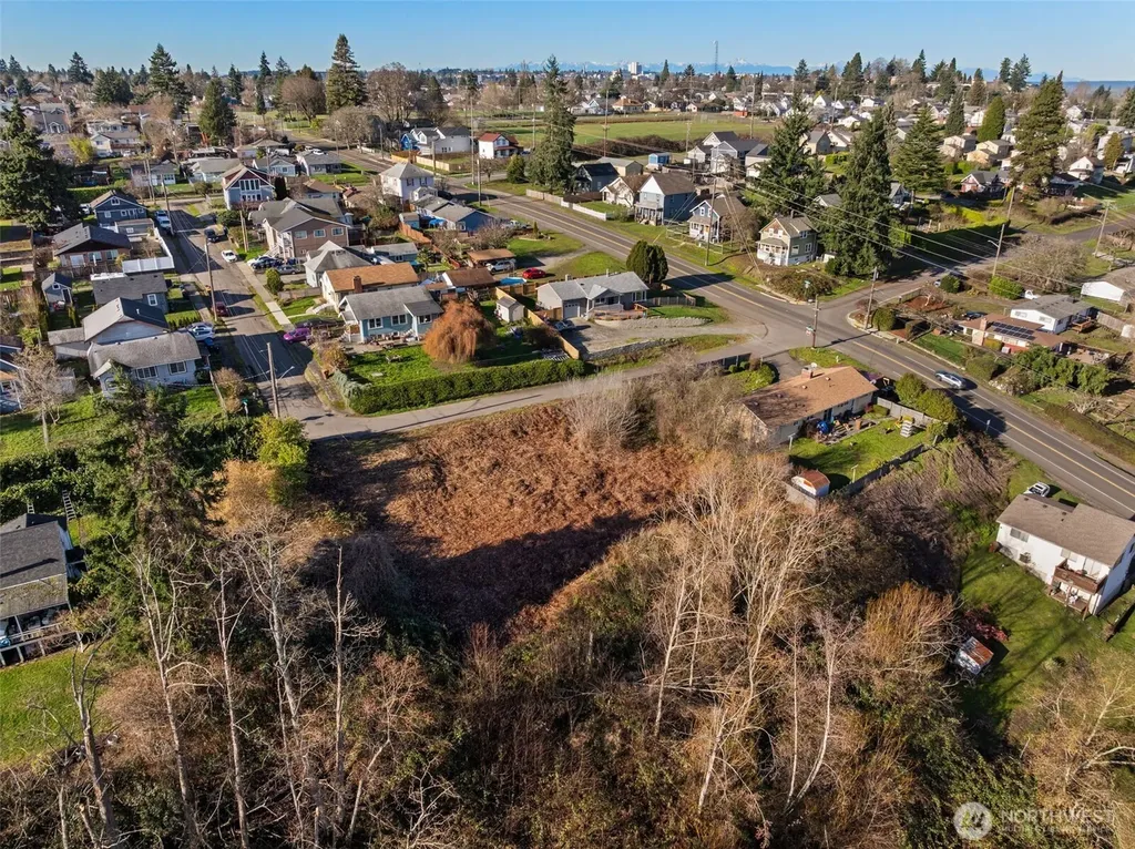 1403 E Lennox Tacoma WA 98404