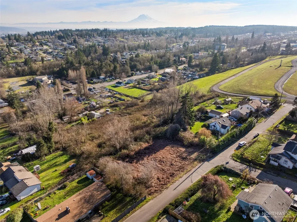 1403 E Lennox Tacoma WA 98404