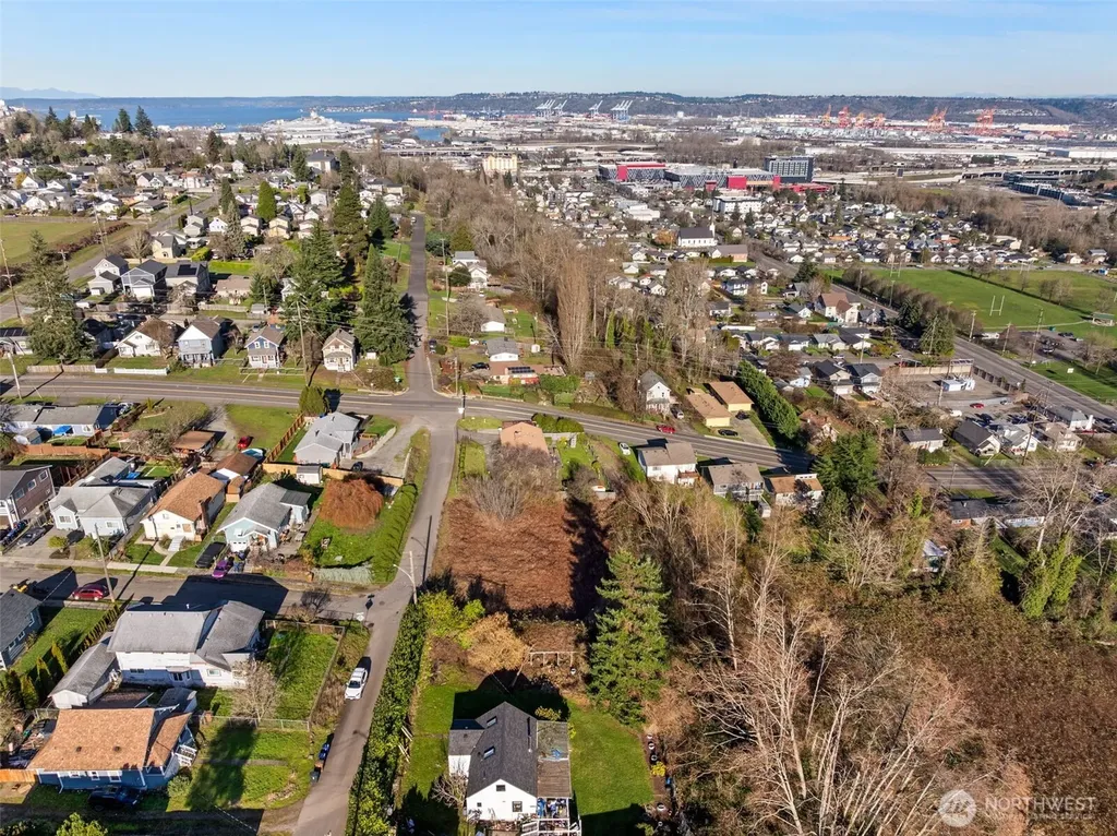 1403 E Lennox Tacoma WA 98404