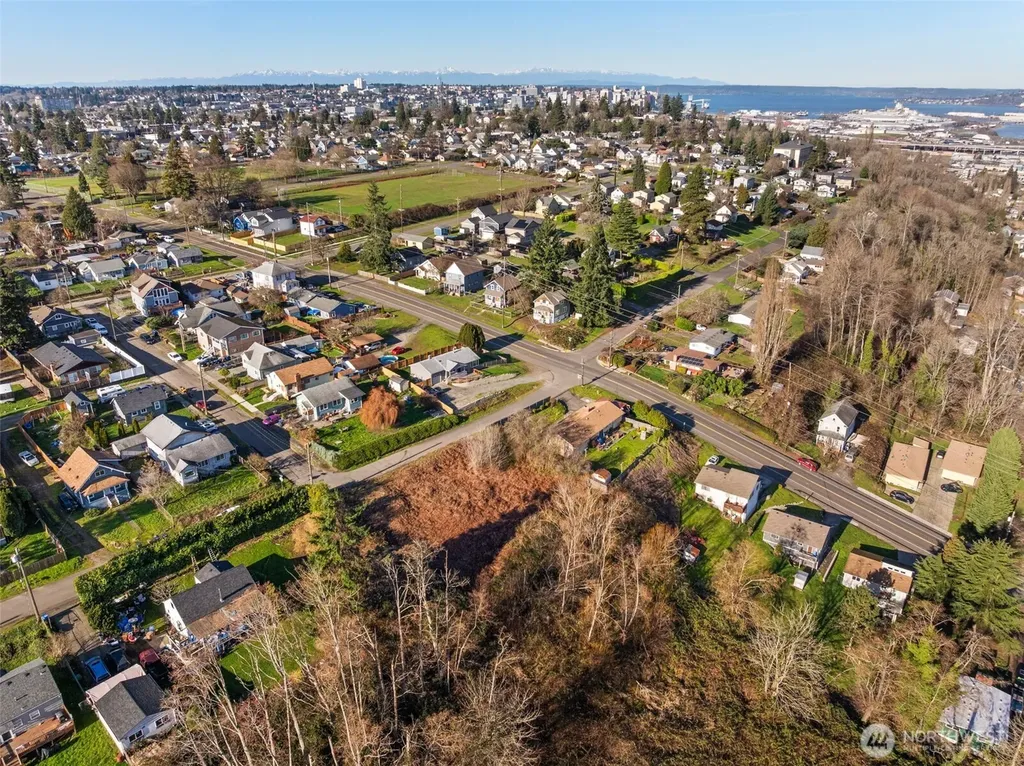 1403 E Lennox Tacoma WA 98404