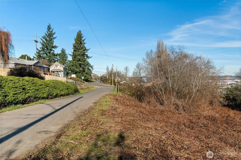 1403 E Lennox Tacoma WA 98404