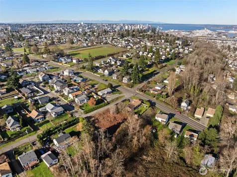 1403 E Lennox Tacoma WA 98404