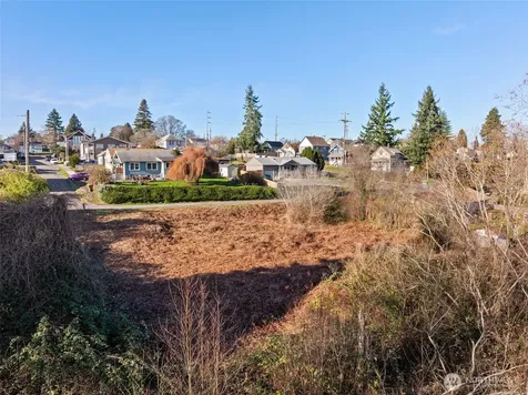 1403 E Lennox Tacoma WA 98404