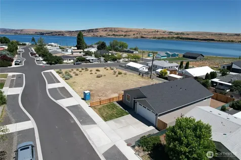 38 N Ginkgo Street Soap Lake WA 98851