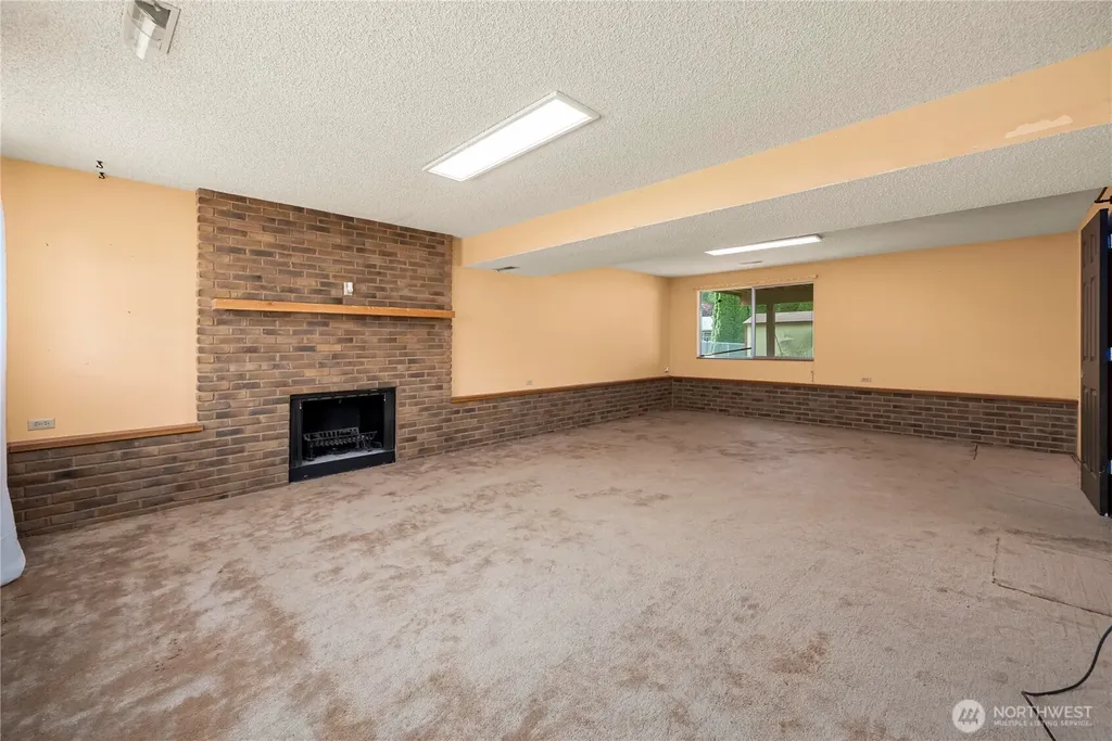 12029 SE 210th Street Kent WA 98031