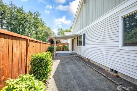 11809 5th Avenue Ct E Tacoma WA 98445