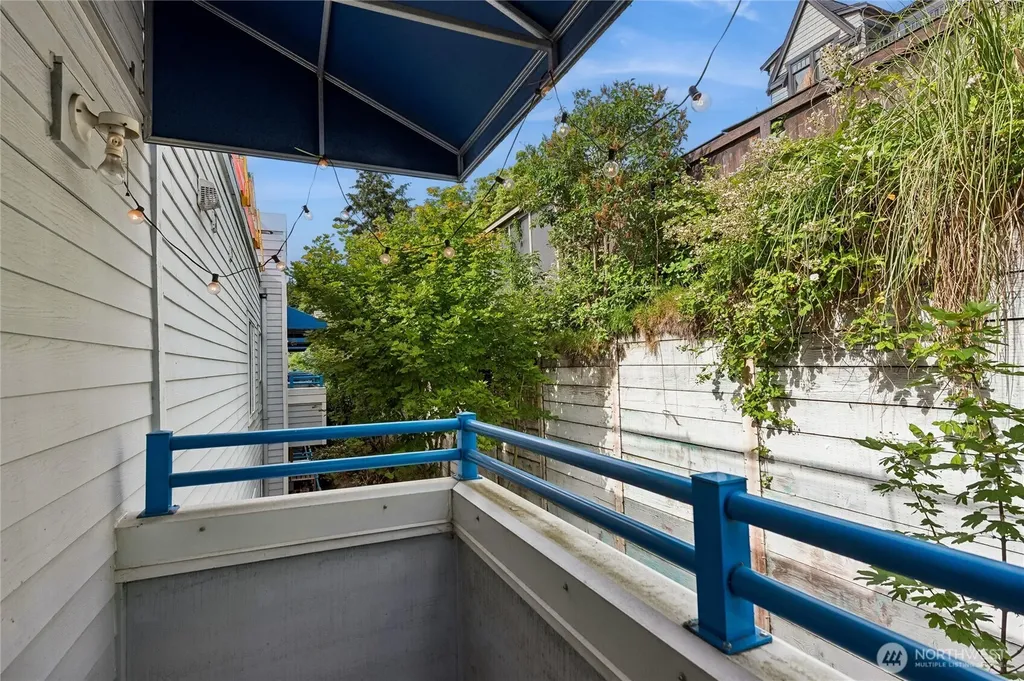 2244 13th Avenue W Seattle WA 98119