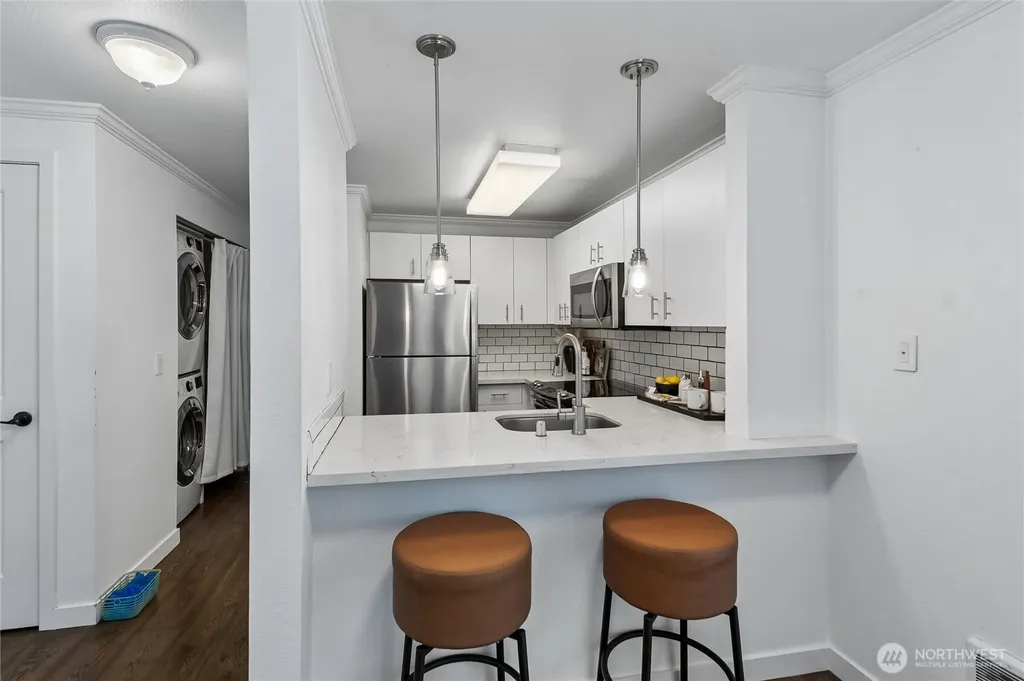2244 13th Avenue W Seattle WA 98119