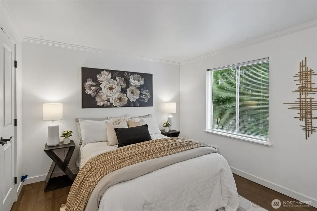 2244 13th Avenue W Seattle WA 98119