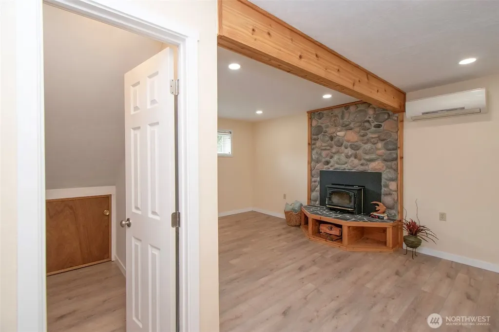 71 Whispering Firs Road Port Angeles WA 98363