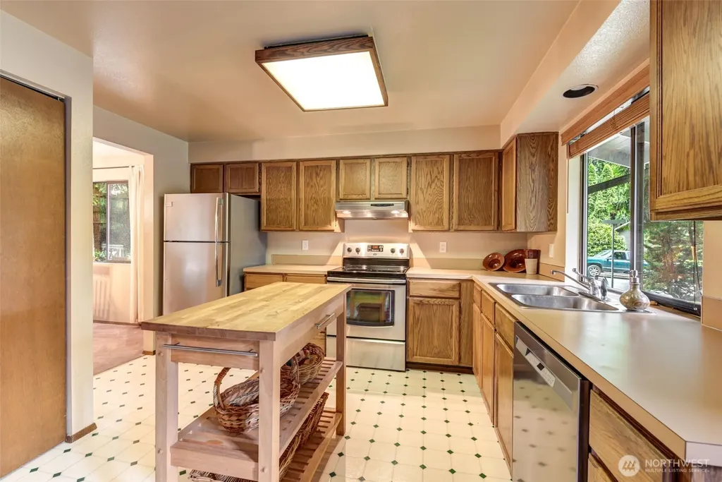12826 NE 184th Court Bothell WA 98011