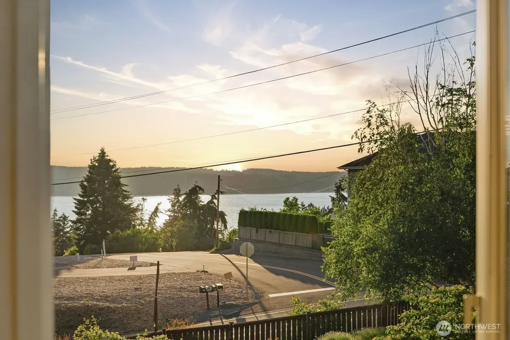1113 Goat Trail Road Mukilteo WA 98275