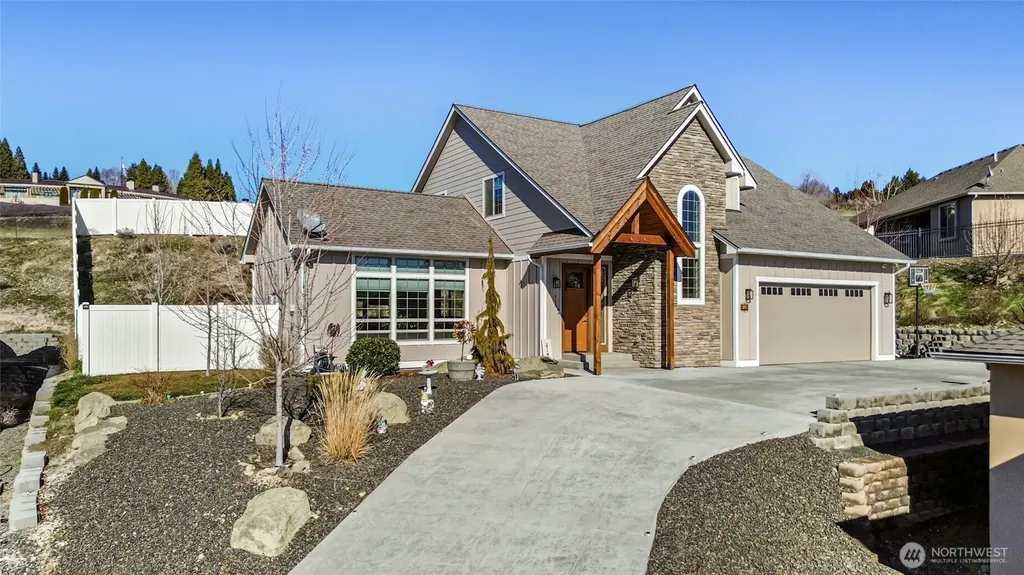 715 N 74th Avenue Yakima WA 98908