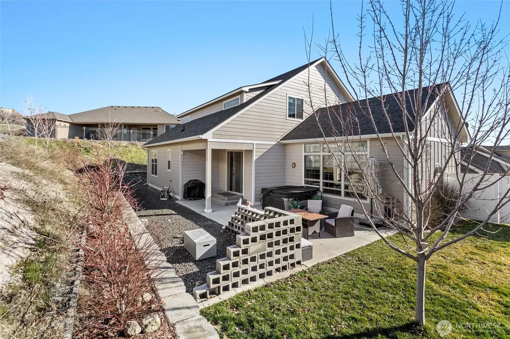 715 N 74th Avenue Yakima WA 98908