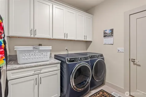 715 N 74th Avenue Yakima WA 98908