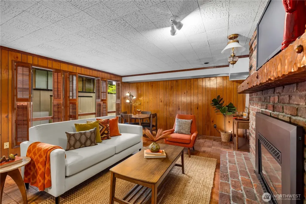 11032 39th Avenue NE Seattle WA 98125