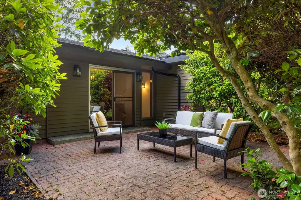 11032 39th Avenue NE Seattle WA 98125