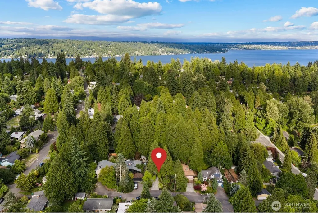 11032 39th Avenue NE Seattle WA 98125