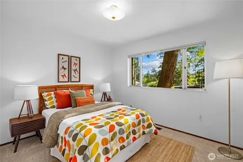 11032 39th Avenue NE Seattle WA 98125