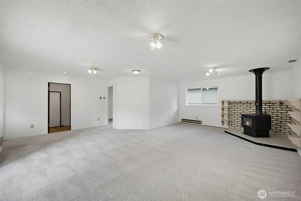 12607 136th Street E Puyallup WA 98374