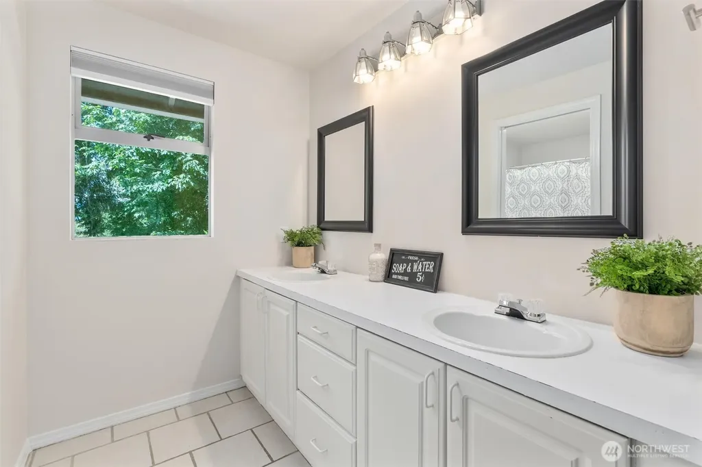 2101 233rd Street SE Bothell WA 98021