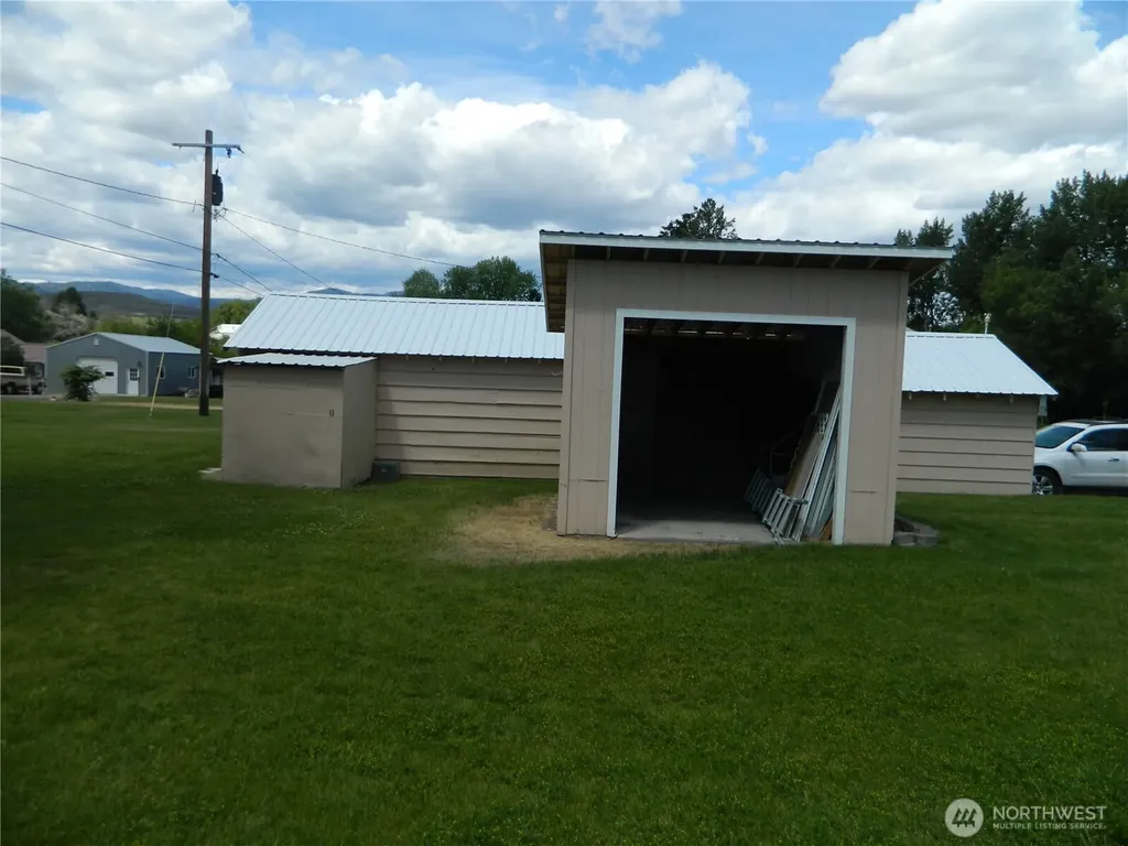 34 Bonaparte Avenue Tonasket WA 98855