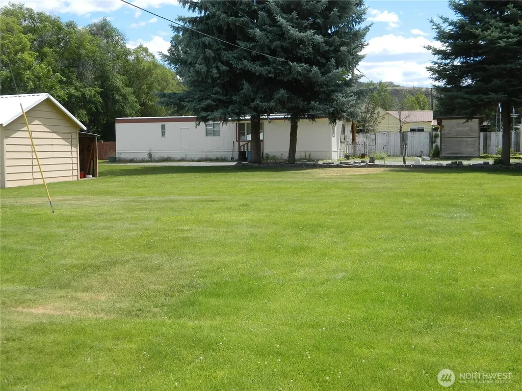 34 Bonaparte Avenue Tonasket WA 98855
