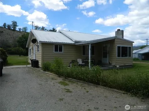 34 Bonaparte Avenue Tonasket WA 98855