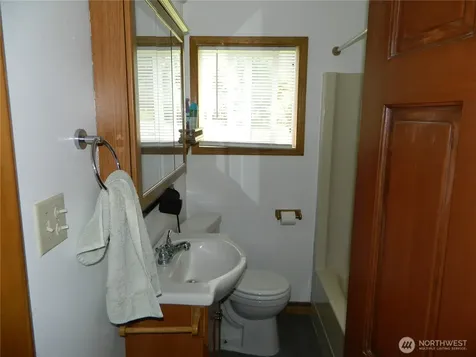 34 Bonaparte Avenue Tonasket WA 98855