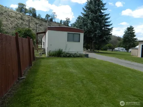 34 Bonaparte Avenue Tonasket WA 98855