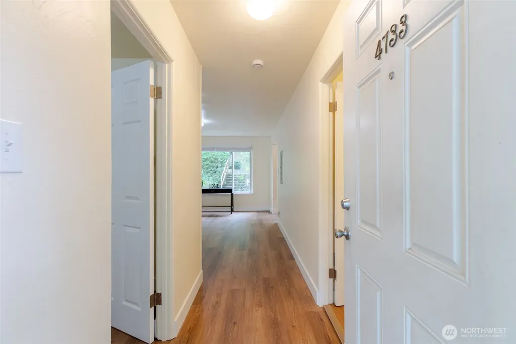 4733 Terrace Drive NE Seattle WA 98105