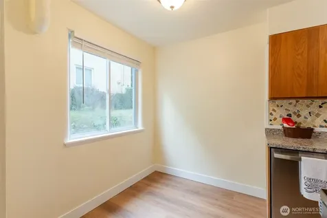 4733 Terrace Drive NE Seattle WA 98105