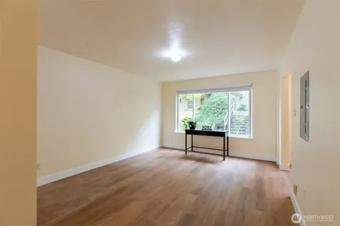 4733 Terrace Drive NE Seattle WA 98105