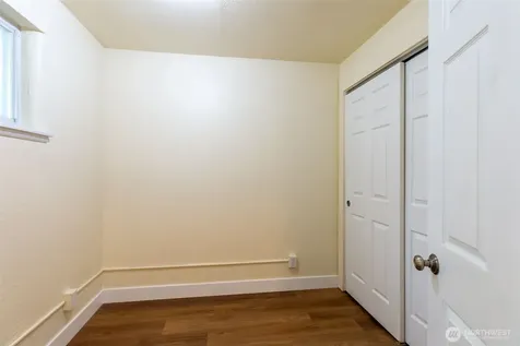 4733 Terrace Drive NE Seattle WA 98105