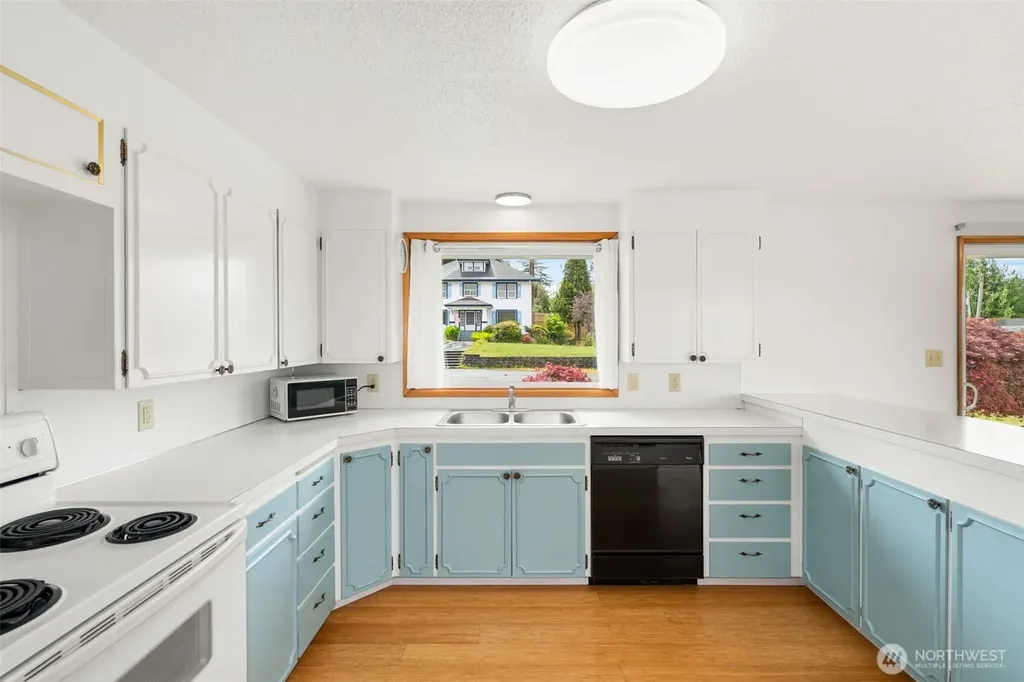 209 Harrison Street Raymond WA 98577