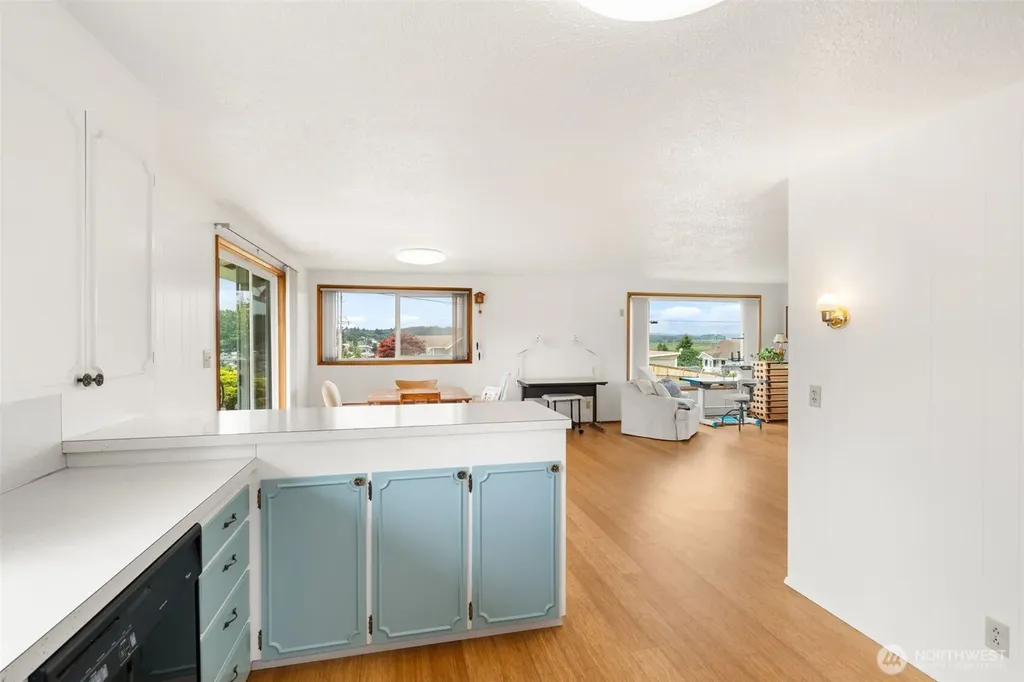 209 Harrison Street Raymond WA 98577